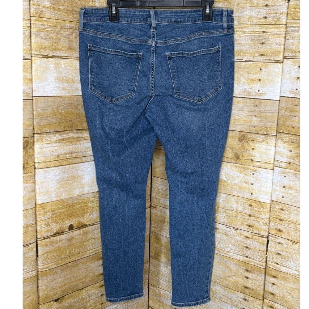 OLD NAVY ROCKSTAR MID RISE DISTRESSED CASUAL CLASSIC EVERYDAY SUPER SKINNY JEANS - Picture 2 of 2